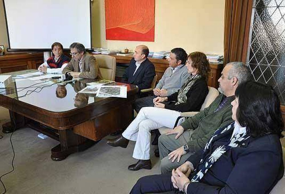 Habilitan cloacas en un sector de San Vicente Sur y anuncian el nuevo �Museo de las Ciencias� 