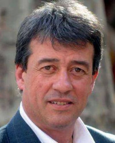 El PJ busca candidato a gobernador para 2011