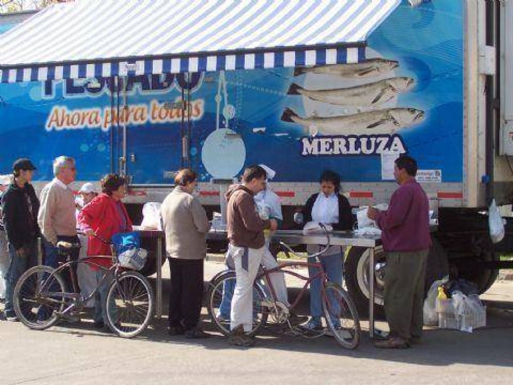 En el Play�n Municipal, Plazoleta Pascual Ruberto y el Club El Carmen Este lunes "Pescado para todos"