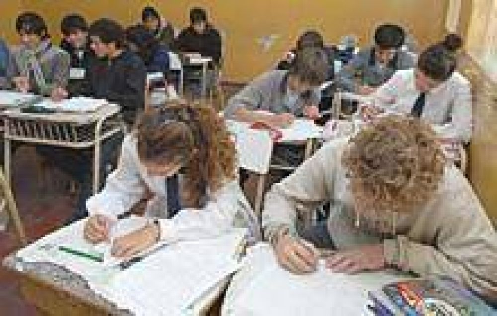 Evaluaron a 7.000 alumnos secundarios y hoy inicia el operativo en noveno a�o 
