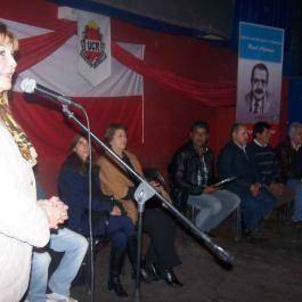Asumieron las autoridades del Comit� radical de Bel�n 
