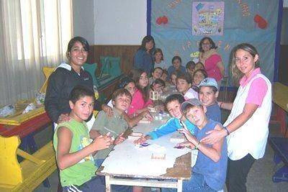 El Consejo Escolar inscribe auxiliares docentes