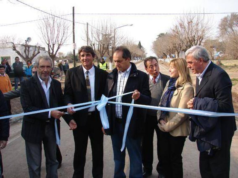 El gobernador inaugur� un nuevo tramo de la Ruta 50