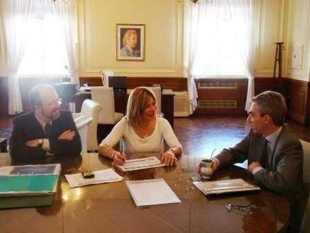 Meoni se reuni� con Nora de Luc�a por las deudas municipales