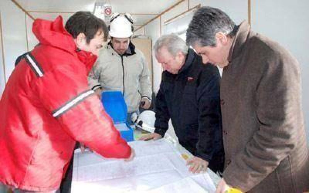 Peralta supervis� construcci�n de la refiner�a en Punta Loyola