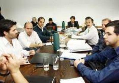 No descartan una audiencia p�blica por el agua potable