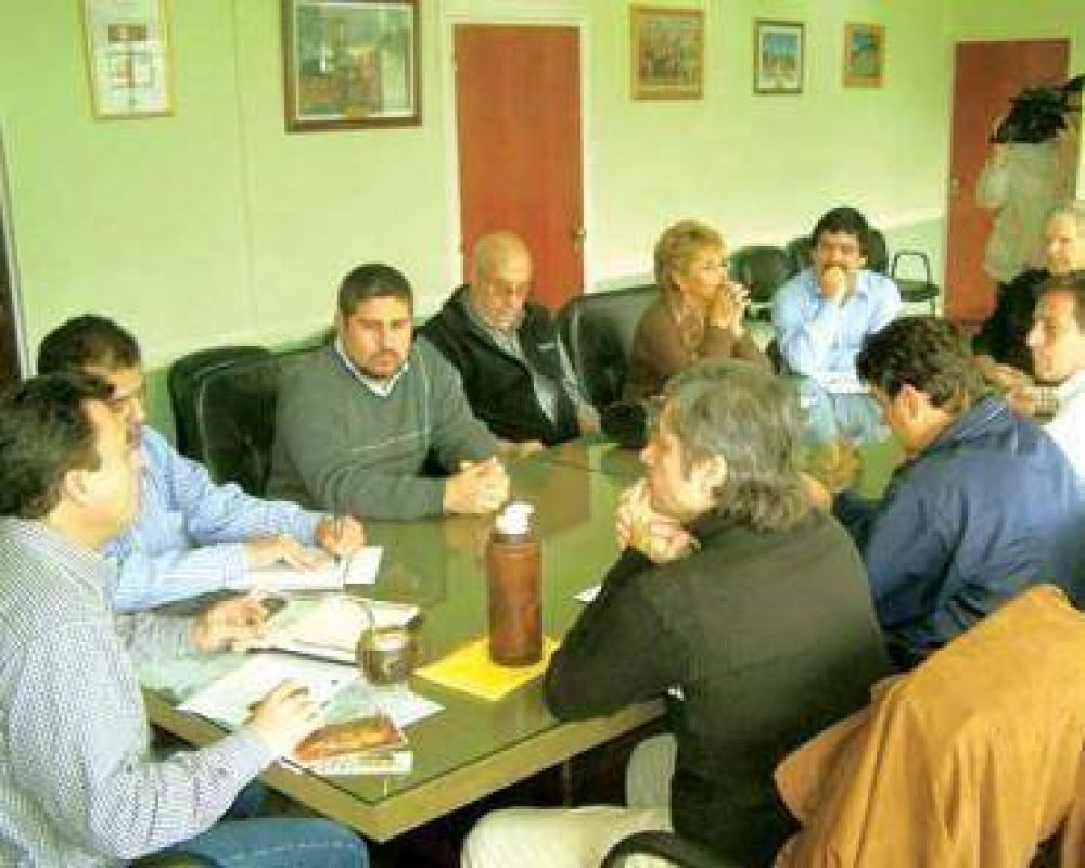 Tras el encuentro, preparan la propuesta salarial