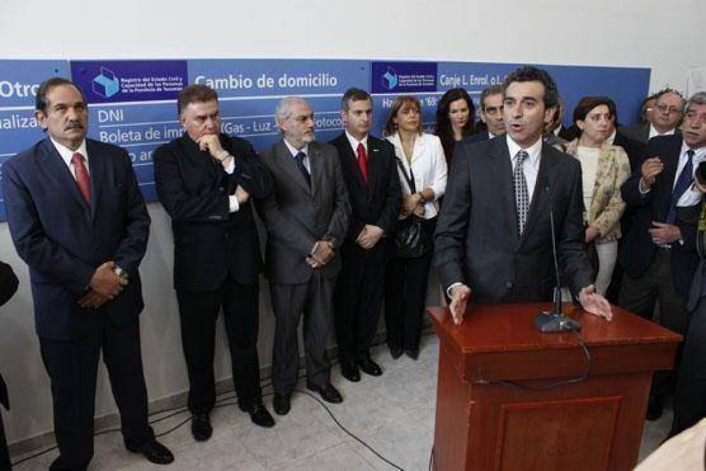 Los tucumanos podr�n tener el DNI en quince d�as