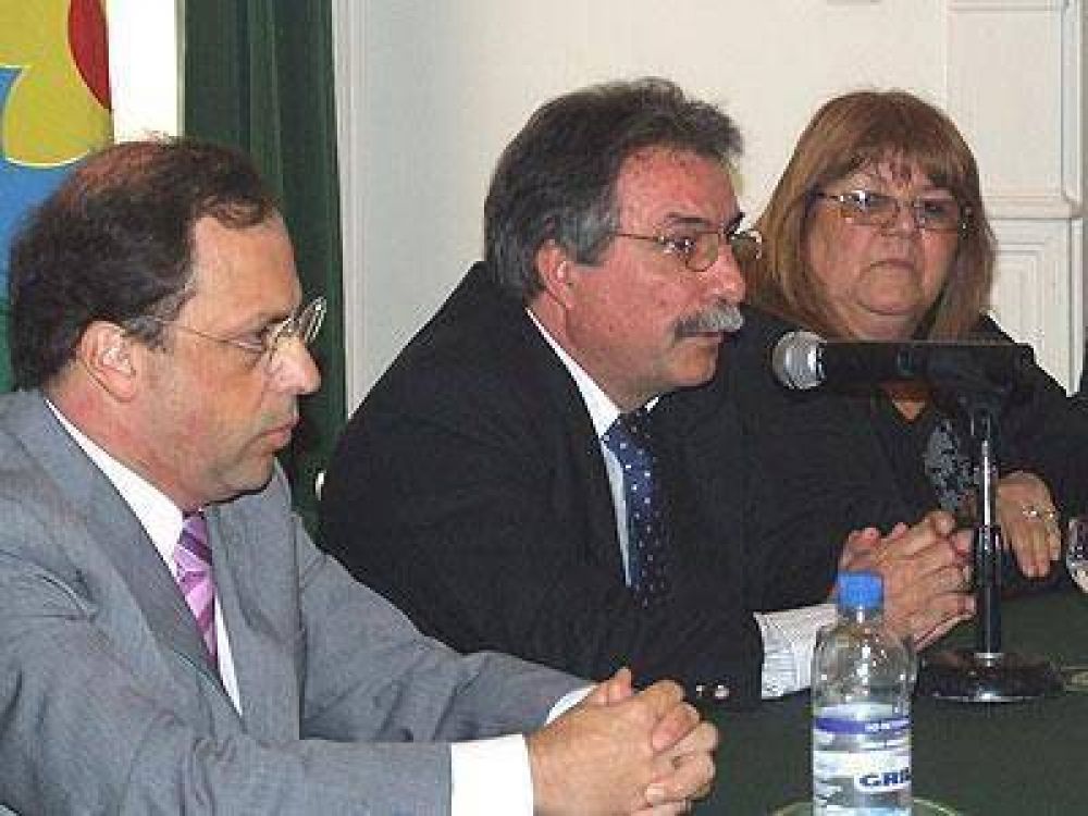 BROWN  Anunciaron que se acceder� por concurso a los cargos jer�rquicos municipales