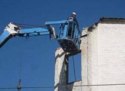 Comenzaron a demoler parte del edificio