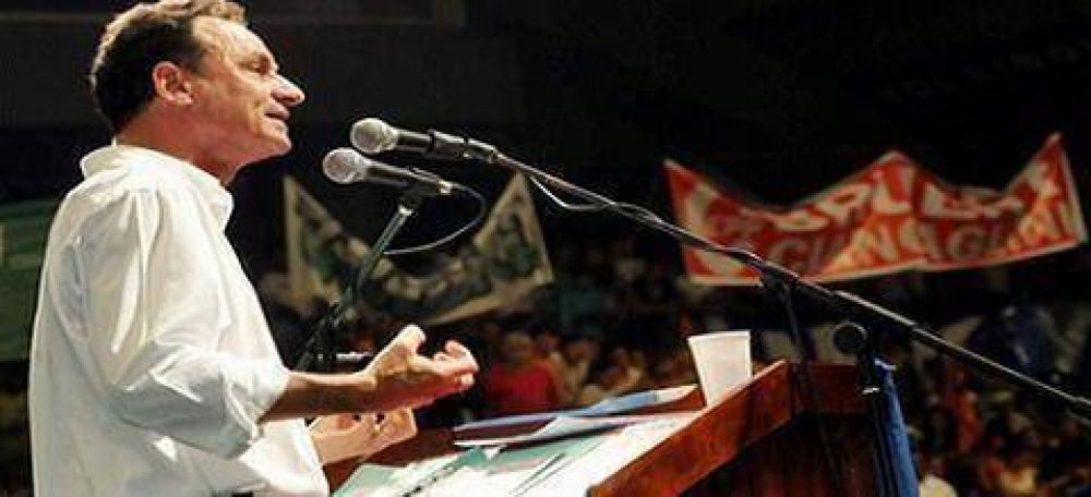 Bruera encabez� un Congreso de Militantes en el Luna Park