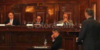 Por reclamo de la provincia, la Corte Suprema intim� a la Anses