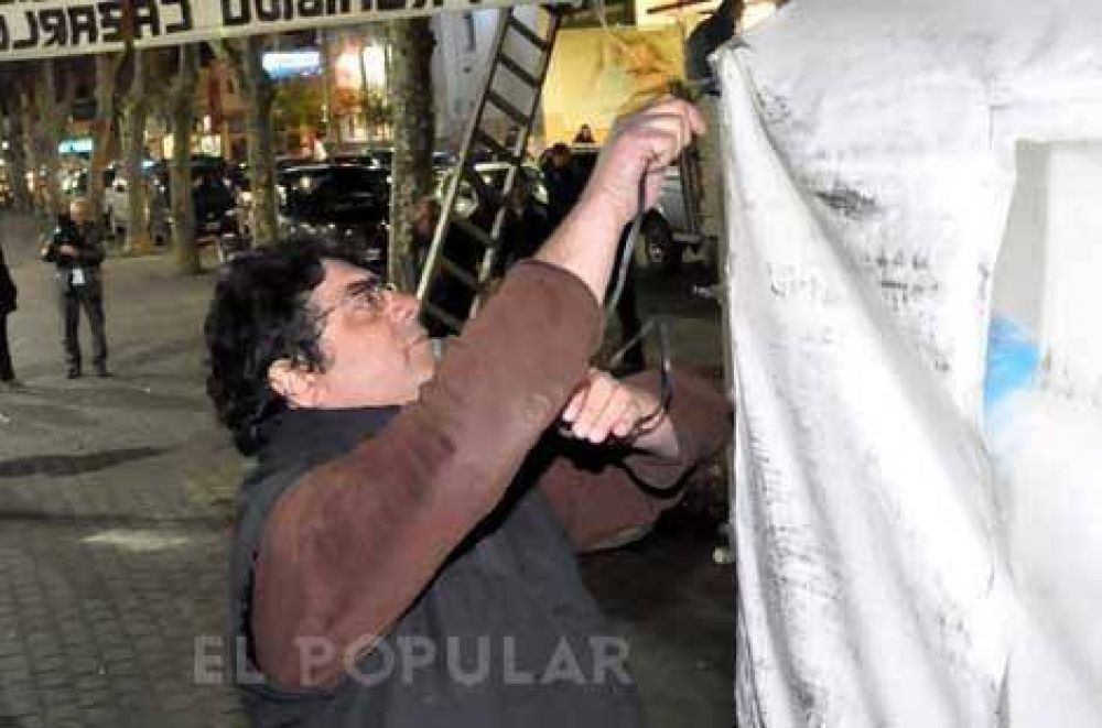 �No descartamos el regreso a la lucha, ni volver a instalar la carpa�.
