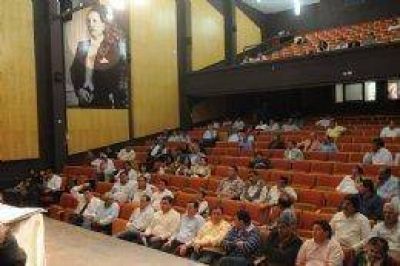 "Los autoconvocados quieren voltear al Gobierno", denuncia la ministra Mirkin