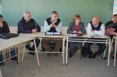  Cuesti�n candente Reuni�n sobre seguridad en la EGB N� 22