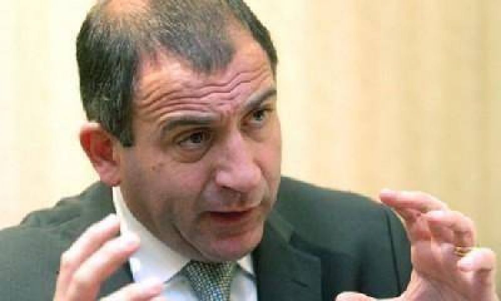 Cruce entre Luis Juez y "Pampa" Alvaro por Papel Prensa