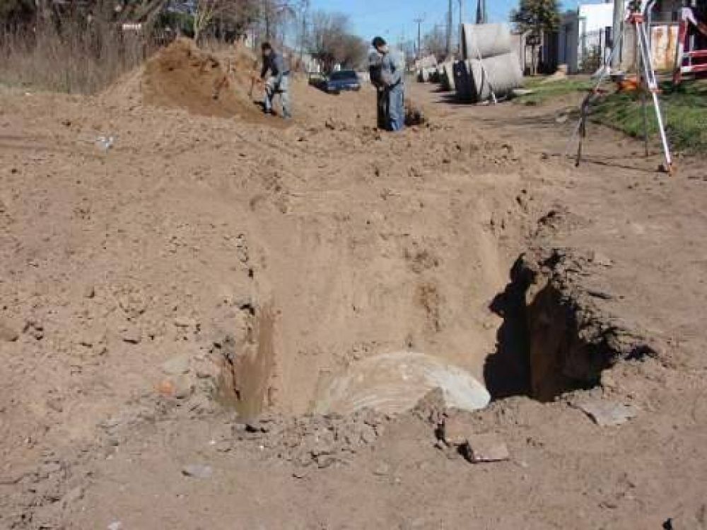 Contin�a las obras de desag�es pluviales en Ricardo Rojas