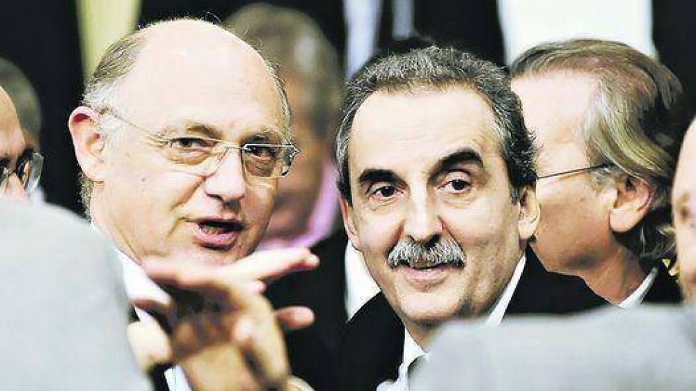 Para defenderse, el Gobierno apel� a dirigentes muertos e interpretaciones psicol�gicas