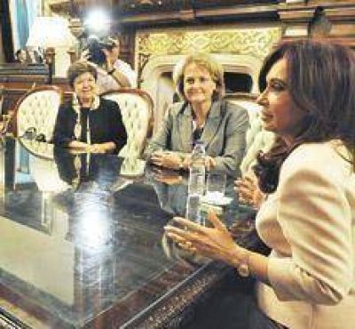 Cristina Kirchner con la enviada de Obama