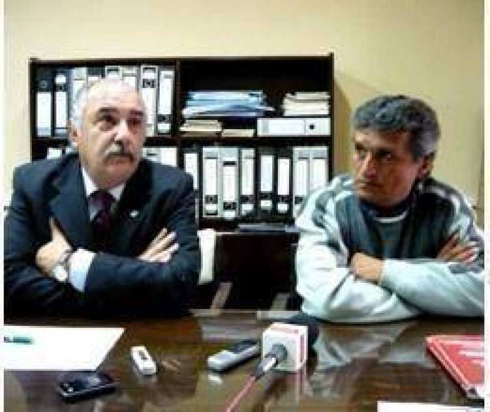 Condonan deuda a vecinos de La Emilia