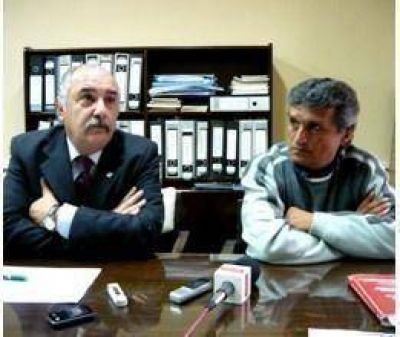 Condonan deuda a vecinos de La Emilia