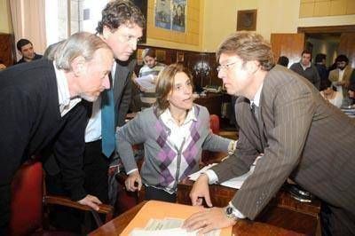 Conceden aumento gradual del 22% en la tarifa de taxis