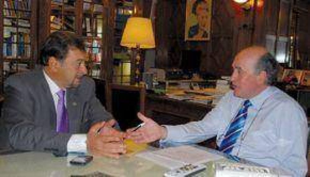 La Naci�n apoyar� la instalaci�n de una f�brica textil social en Salta