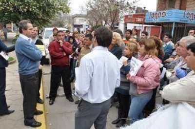 Contratados de salud se manifestaron en la Legislatura �disconformes� con el proyecto de pase a planta