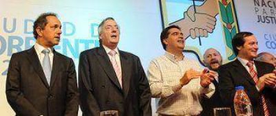 Enf�tica defensa a la gesti�n de la Presidenta en el encuentro nacional del PJ en Corrientes 