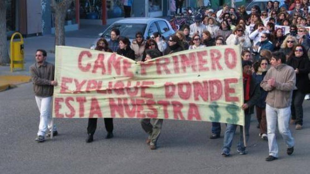 Cerca de mil personas marcharon contra la modificaci�n de la Ley 