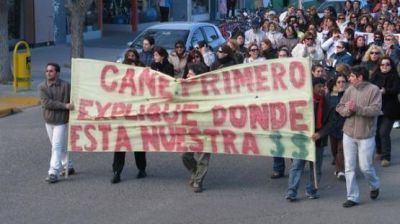 Cerca de mil personas marcharon contra la modificaci�n de la Ley 