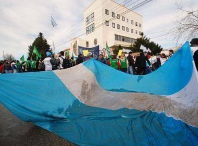  Paro y movilizaci�n multitudinaria en contra de la reforma previsional