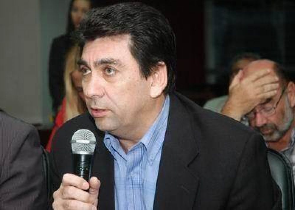 La Celeste ratific� sEl vicepresidente de la l�nea interna de la UCR dej� en segundo plano a la figura de Ricardo Guzm�n.u respaldo a la re-reelecci�n de Brizuela del Moral