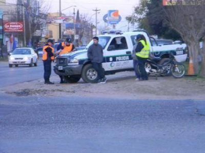 La polic�a realiz� un megaoperativo en distintos barrios de Luj�n