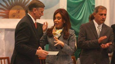 Cristina defendi� la ofensiva contra Papel Prensa y atac� a los medios