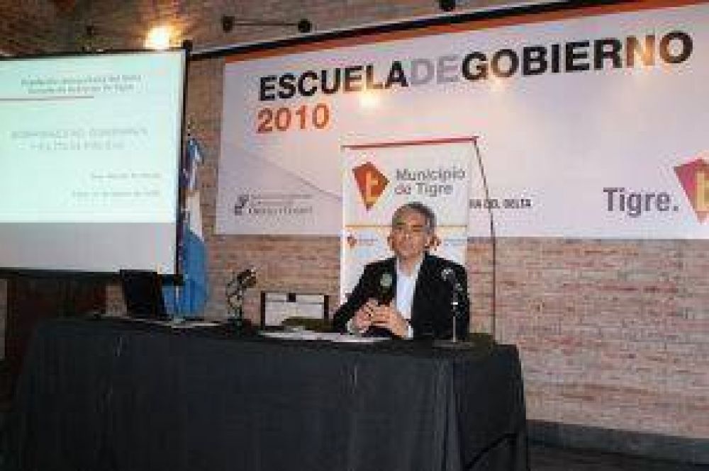 Tigre capacita en su escuela de gobierno