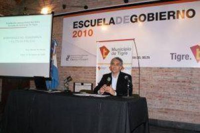 Tigre capacita en su escuela de gobierno