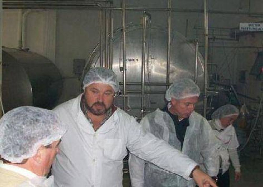 Con ediles de su bloque Pac�fico recorri� la empresa Pergalac