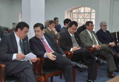 El intendente C�ffaro en la apertura de sobres por la obra de la Avenida Ant�rtida
