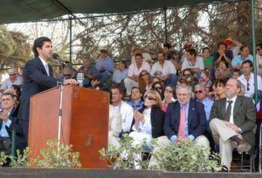 Urtubey anunci� en la Exposici�n Rural medidas para la regularizaci�n fiscal de productores