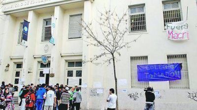 Tregua en 20 escuelas porte�as: levantan tomas y vuelven a clases