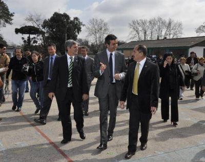 Florencio Randazzo visit� Ituzaing� y realiz� anuncios