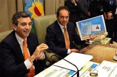 Randazzo y Scioli anunciaron la digitalizaci�n de cuatro delegaciones de La Plata para DNI