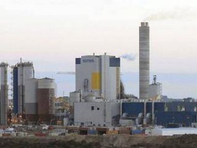 Argentina y Uruguay rubricaron el tratado para monitoreo conjunto de la pastera de UPM