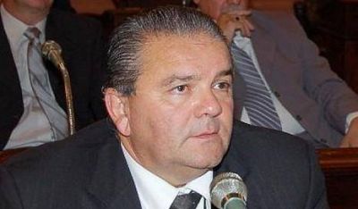 Strassera renunci� a la presidencia de bloque del PJ en el Senado