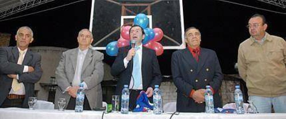 Zamora llam� a �participar en los comicios para hacer m�s fuerte la democracia� 