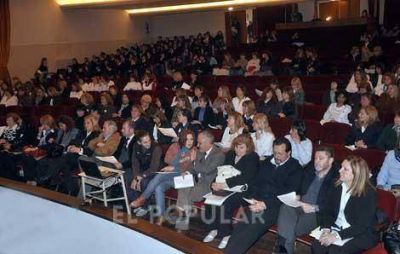 Gran concurrencia en "Las pr�cticas educativas en el Bicentenario"