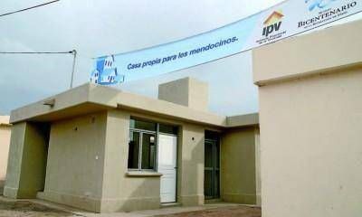 El Gobierno encontr� las 17 mil casas y la oposici�n acusa al IPV de dibujarlas