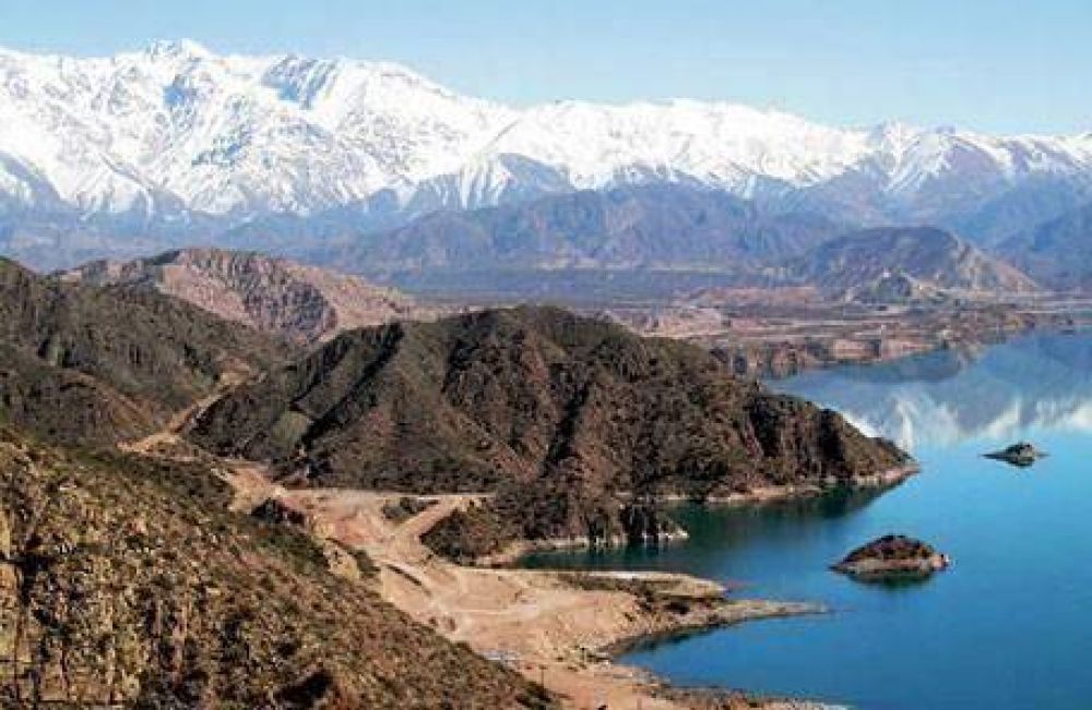 Adelantaron que la estrat�gica ruta del perilago estar� terminada reci�n en 2012