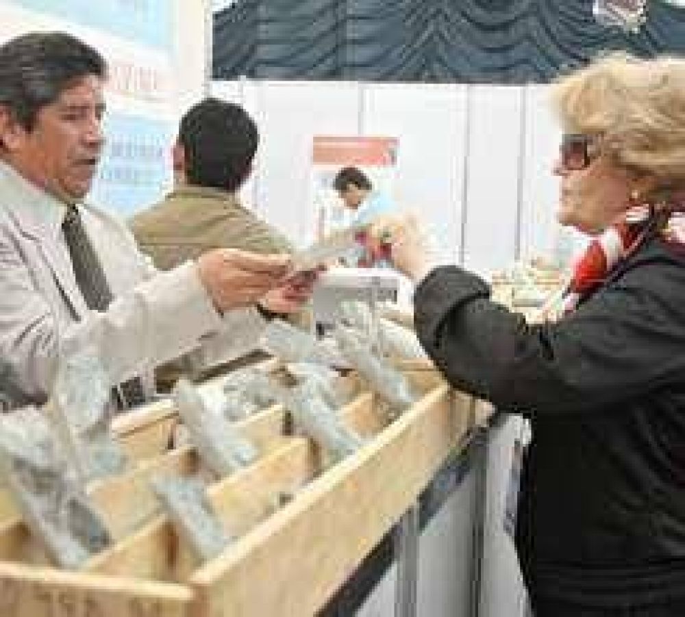 Glaciares: Antes de que vote, Gioja convoc� a Basualdo